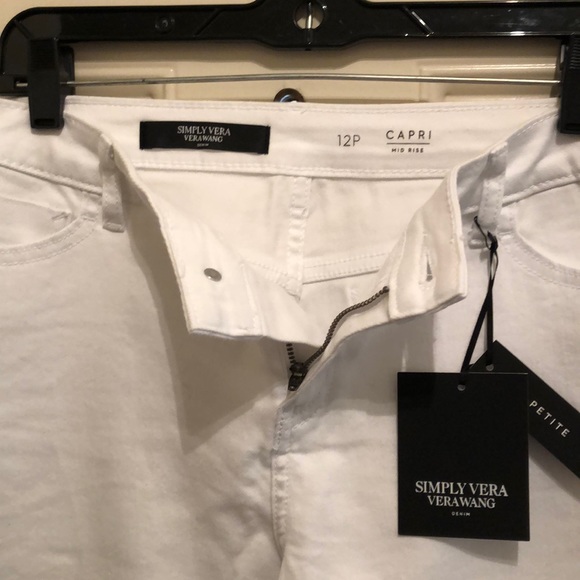 Vera Wang Capri Denim - Picture 2 of 3